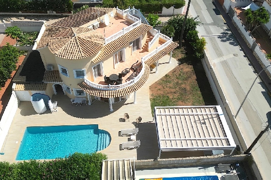 Villa in Els Poblets(Ptda. Revoltes) zu verkaufen, Woongedeelte 234 m², Bouwjaar 2004, Zustand gepflegt, + Zentralheizung, Klimaanlage, Grondstuk 614 m², 4 Slaapkamers, 3 Badkamers, Pool, ref.: AS-1425-37