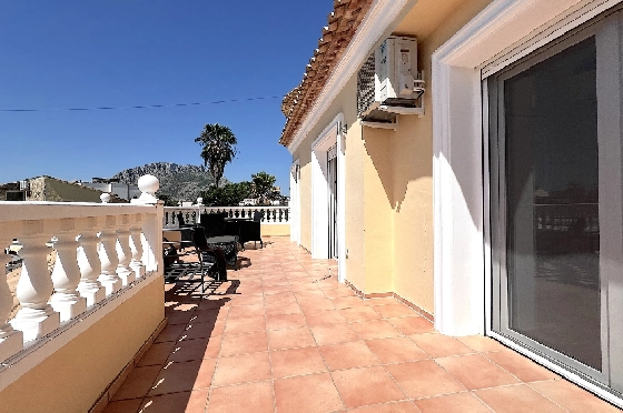 Villa in Els Poblets(Ptda. Revoltes) zu verkaufen, Woongedeelte 234 m², Bouwjaar 2004, Zustand gepflegt, + Zentralheizung, Klimaanlage, Grondstuk 614 m², 4 Slaapkamers, 3 Badkamers, Pool, ref.: AS-1425-40