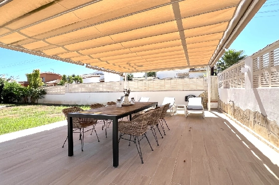 Villa in Els Poblets(Ptda. Revoltes) zu verkaufen, Woongedeelte 234 m², Bouwjaar 2004, Zustand gepflegt, + Zentralheizung, Klimaanlage, Grondstuk 614 m², 4 Slaapkamers, 3 Badkamers, Pool, ref.: AS-1425-42