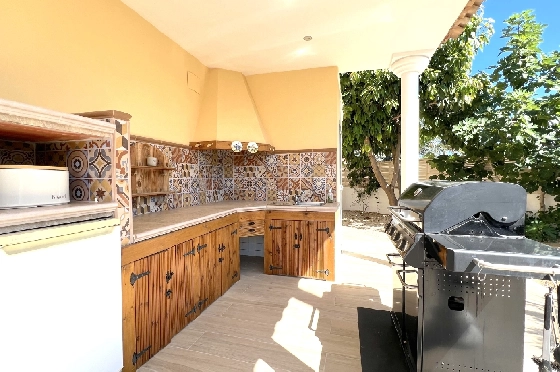 Villa in Els Poblets(Ptda. Revoltes) zu verkaufen, Woongedeelte 234 m², Bouwjaar 2004, Zustand gepflegt, + Zentralheizung, Klimaanlage, Grondstuk 614 m², 4 Slaapkamers, 3 Badkamers, Pool, ref.: AS-1425-7
