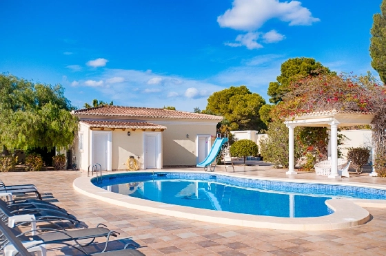 Villa in Moraira zu verkaufen, Woongedeelte 466 m², Bouwjaar 2005, Klimaanlage, Grondstuk 2040 m², 5 Slaapkamers, 5 Badkamers, Pool, ref.: AM-12515DR-10