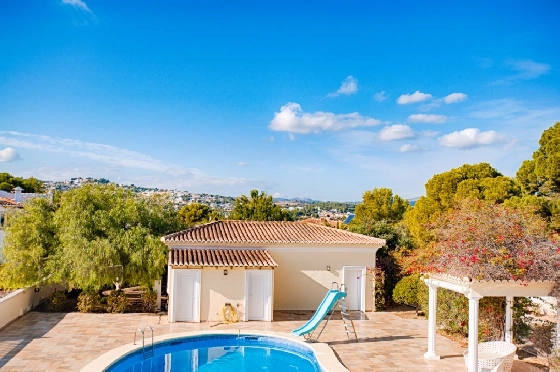Villa in Moraira zu verkaufen, Woongedeelte 466 m², Bouwjaar 2005, Klimaanlage, Grondstuk 2040 m², 5 Slaapkamers, 5 Badkamers, Pool, ref.: AM-12515DR-15