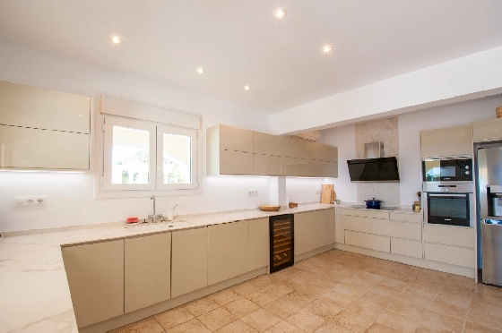 Villa in Moraira zu verkaufen, Woongedeelte 466 m², Bouwjaar 2005, Klimaanlage, Grondstuk 2040 m², 5 Slaapkamers, 5 Badkamers, Pool, ref.: AM-12515DR-38