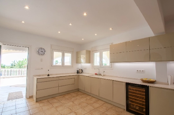 Villa in Moraira zu verkaufen, Woongedeelte 466 m², Bouwjaar 2005, Klimaanlage, Grondstuk 2040 m², 5 Slaapkamers, 5 Badkamers, Pool, ref.: AM-12515DR-39