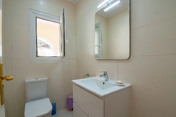 Villa in Moraira zu verkaufen, Woongedeelte 466 m², Bouwjaar 2005, Klimaanlage, Grondstuk 2040 m², 5 Slaapkamers, 5 Badkamers, Pool, ref.: AM-12515DR-42