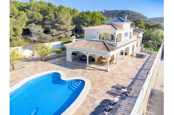 Villa in Moraira zu verkaufen, Woongedeelte 466 m², Bouwjaar 2005, Klimaanlage, Grondstuk 2040 m², 5 Slaapkamers, 5 Badkamers, Pool, ref.: AM-12515DR-5