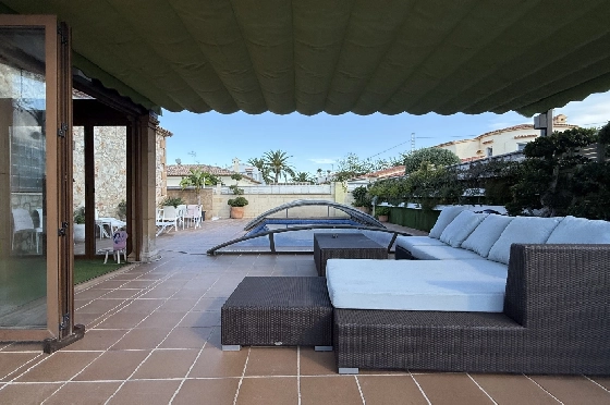 Finca in Els Poblets(Xironets) zu verkaufen, Woongedeelte 220 m², Bouwjaar 2008, + Zentralheizung, Klimaanlage, Grondstuk 540 m², 3 Slaapkamers, 2 Badkamers, Pool, ref.: GC-0125-35