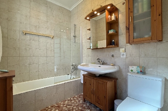 Villa in Pedreguer(Monte Solana) zu verkaufen, Woongedeelte 87 m², Bouwjaar 1999, Zustand gepflegt, + Ofen, Klimaanlage, Grondstuk 426 m², 3 Slaapkamers, 3 Badkamers, Pool, ref.: AS-2425-12