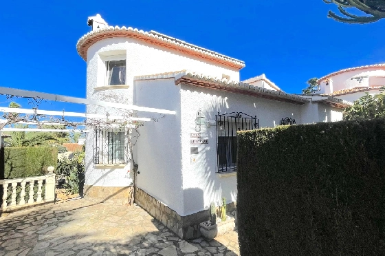 Villa in Pedreguer(Monte Solana) zu verkaufen, Woongedeelte 87 m², Bouwjaar 1999, Zustand gepflegt, + Ofen, Klimaanlage, Grondstuk 426 m², 3 Slaapkamers, 3 Badkamers, Pool, ref.: AS-2425-6