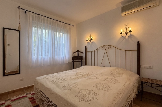 Villa in Pedreguer zu verkaufen, Woongedeelte 130 m², Bouwjaar 2002, Zustand gepflegt, + KLIMA, Klimaanlage, Grondstuk 876 m², 3 Slaapkamers, 2 Badkamers, Pool, ref.: RG-1325-19