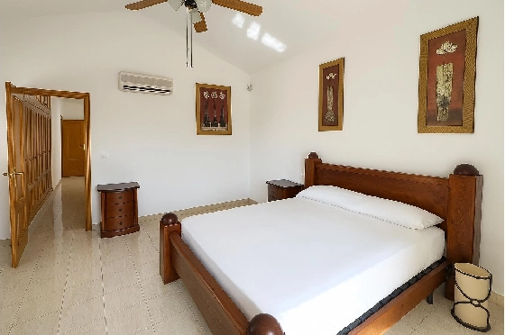Villa in La Sella(La Sella) zu verkaufen, Woongedeelte 379 m², Zustand gepflegt, + KLIMA, Klimaanlage, Grondstuk 1699 m², 4 Slaapkamers, 4 Badkamers, Pool, ref.: MG-0925-15