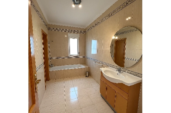 Villa in La Sella(La Sella) zu verkaufen, Woongedeelte 379 m², Zustand gepflegt, + KLIMA, Klimaanlage, Grondstuk 1699 m², 4 Slaapkamers, 4 Badkamers, Pool, ref.: MG-0925-22