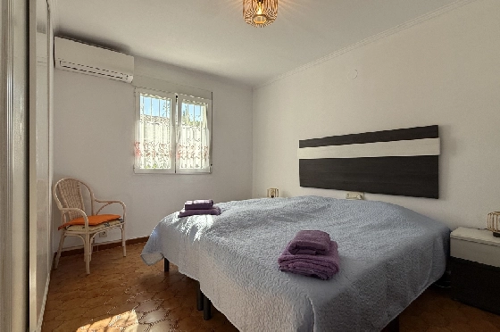 Villa in Els Poblets zur Ferienvermietung, Woongedeelte 100 m², Bouwjaar 1983, Zustand gepflegt, + KLIMA, Klimaanlage, Grondstuk 353 m², 3 Slaapkamers, 1 Badkamers, Pool, ref.: T-0325-13