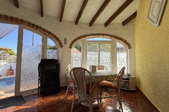 Villa in Els Poblets zur Ferienvermietung, Woongedeelte 100 m², Bouwjaar 1983, Zustand gepflegt, + KLIMA, Klimaanlage, Grondstuk 353 m², 3 Slaapkamers, 1 Badkamers, Pool, ref.: T-0325-3