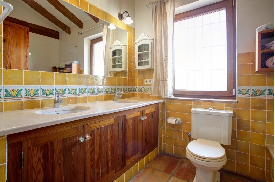 Finca in Moraira zu verkaufen, Woongedeelte 625 m², Bouwjaar 1998, Klimaanlage, Grondstuk 10229 m², 4 Slaapkamers, 3 Badkamers, Pool, ref.: AM-12269DR-35