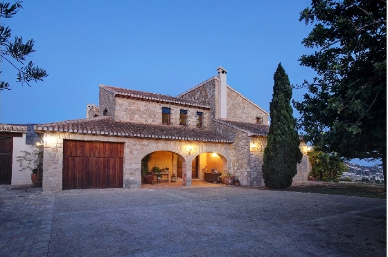 Finca in Moraira zu verkaufen, Woongedeelte 625 m², Bouwjaar 1998, Klimaanlage, Grondstuk 10229 m², 4 Slaapkamers, 3 Badkamers, Pool, ref.: AM-12269DR-44