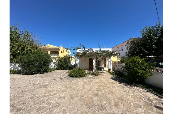 Villa in Denia zu verkaufen, Woongedeelte 220 m², Bouwjaar 1983, Klimaanlage, Grondstuk 2233 m², 6 Slaapkamers, 2 Badkamers, Pool, ref.: O-V95814-17
