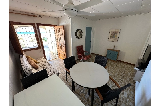 Villa in Denia zu verkaufen, Woongedeelte 220 m², Bouwjaar 1983, Klimaanlage, Grondstuk 2233 m², 6 Slaapkamers, 2 Badkamers, Pool, ref.: O-V95814-23
