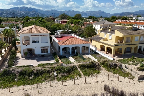 Villa in Denia zu verkaufen, Woongedeelte 220 m², Bouwjaar 1983, Klimaanlage, Grondstuk 2233 m², 6 Slaapkamers, 2 Badkamers, Pool, ref.: O-V95814-3