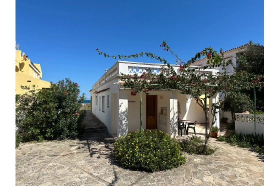 Villa in Denia zu verkaufen, Woongedeelte 220 m², Bouwjaar 1983, Klimaanlage, Grondstuk 2233 m², 6 Slaapkamers, 2 Badkamers, Pool, ref.: O-V95814-34