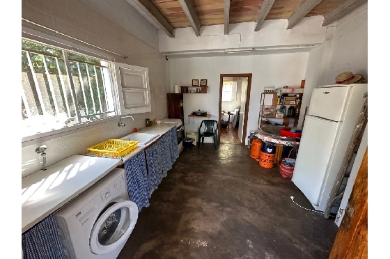 Villa in Denia zu verkaufen, Woongedeelte 220 m², Bouwjaar 1983, Klimaanlage, Grondstuk 2233 m², 6 Slaapkamers, 2 Badkamers, Pool, ref.: O-V95814-38