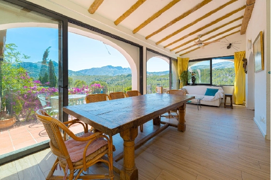 Villa in Benissa zu verkaufen, Woongedeelte 326 m², Bouwjaar 1989, + Zentralheizung, Klimaanlage, Grondstuk 4389 m², 5 Slaapkamers, 3 Badkamers, Pool, ref.: PV-141-02013P-13