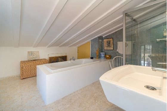 Villa in Benissa zu verkaufen, Woongedeelte 326 m², Bouwjaar 1989, + Zentralheizung, Klimaanlage, Grondstuk 4389 m², 5 Slaapkamers, 3 Badkamers, Pool, ref.: PV-141-02013P-32