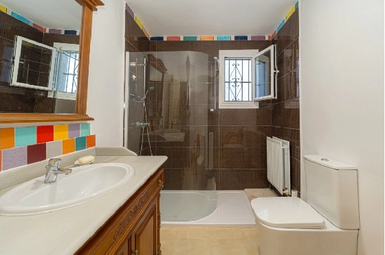 Villa in Benissa zu verkaufen, Woongedeelte 326 m², Bouwjaar 1989, + Zentralheizung, Klimaanlage, Grondstuk 4389 m², 5 Slaapkamers, 3 Badkamers, Pool, ref.: PV-141-02013P-39