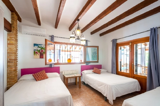 Finca in Benissa zu verkaufen, Woongedeelte 704 m², Bouwjaar 2004, Klimaanlage, Grondstuk 3420 m², 9 Slaapkamers, 8 Badkamers, Pool, ref.: AM-12577DR-18