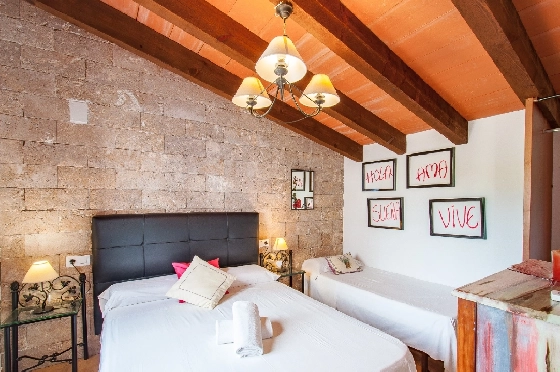 Finca in Benissa zu verkaufen, Woongedeelte 704 m², Bouwjaar 2004, Klimaanlage, Grondstuk 3420 m², 9 Slaapkamers, 8 Badkamers, Pool, ref.: AM-12577DR-26