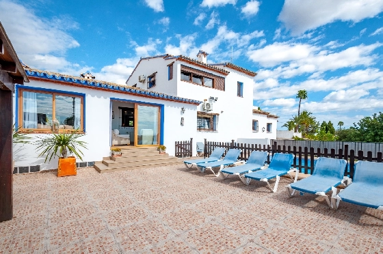 Finca in Benissa zu verkaufen, Woongedeelte 704 m², Bouwjaar 2004, Klimaanlage, Grondstuk 3420 m², 9 Slaapkamers, 8 Badkamers, Pool, ref.: AM-12577DR-40