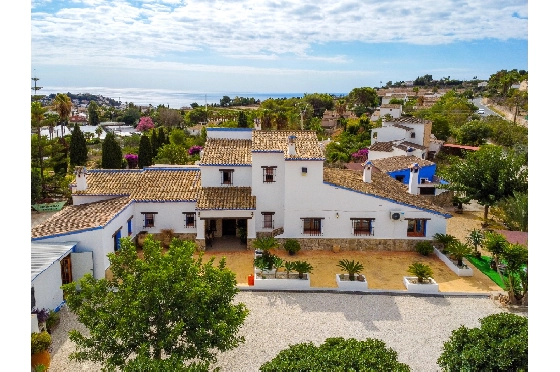 Finca in Benissa zu verkaufen, Woongedeelte 704 m², Bouwjaar 2004, Klimaanlage, Grondstuk 3420 m², 9 Slaapkamers, 8 Badkamers, Pool, ref.: AM-12577DR-41