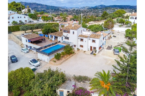 Finca in Benissa zu verkaufen, Woongedeelte 704 m², Bouwjaar 2004, Klimaanlage, Grondstuk 3420 m², 9 Slaapkamers, 8 Badkamers, Pool, ref.: AM-12577DR-42