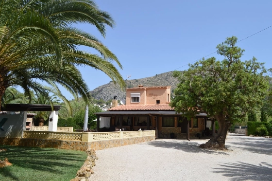 Villa in Alcalali zu verkaufen, Wohnfläche 228 m², Baujahr 1976, + Zentralheizung, Klimaanlage, Grundstück 2397 m², 4 Schlafzimmer, 3 Badezimmer, Pool, ref.: PV-141-02016P-20