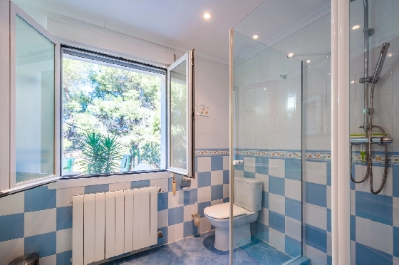 Villa in Benissa zu verkaufen, Woongedeelte 216 m², Bouwjaar 2004, Klimaanlage, Grondstuk 935 m², 4 Slaapkamers, 4 Badkamers, Pool, ref.: AM-12600DR-12