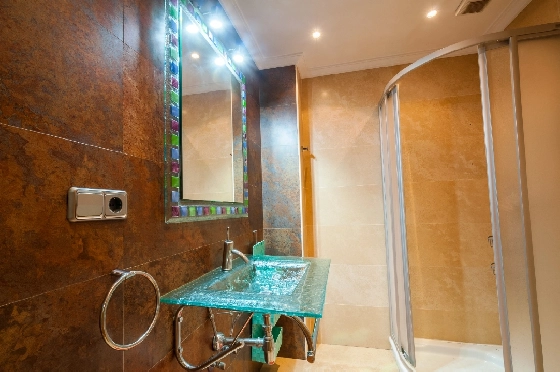 Villa in Benissa zu verkaufen, Woongedeelte 216 m², Bouwjaar 2004, Klimaanlage, Grondstuk 935 m², 4 Slaapkamers, 4 Badkamers, Pool, ref.: AM-12600DR-14