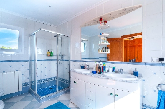 Villa in Benissa zu verkaufen, Woongedeelte 216 m², Bouwjaar 2004, Klimaanlage, Grondstuk 935 m², 4 Slaapkamers, 4 Badkamers, Pool, ref.: AM-12600DR-21