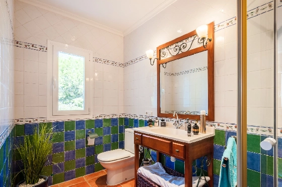 Villa in Benissa zu verkaufen, Woongedeelte 216 m², Bouwjaar 2004, Klimaanlage, Grondstuk 935 m², 4 Slaapkamers, 4 Badkamers, Pool, ref.: AM-12600DR-22
