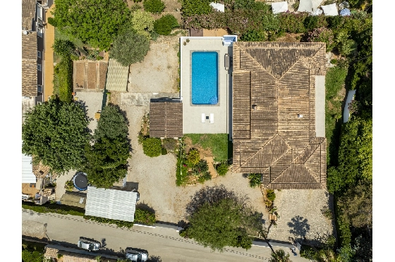 Villa in Denia zu verkaufen, Woongedeelte 324 m², Bouwjaar 1993, Zustand modernisiert, + Fussbodenheizung, Klimaanlage, Grondstuk 1888 m², 4 Slaapkamers, 2 Badkamers, Pool, ref.: BC-7771-10
