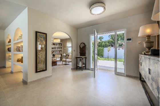 Villa in Denia zu verkaufen, Woongedeelte 324 m², Bouwjaar 1993, Zustand modernisiert, + Fussbodenheizung, Klimaanlage, Grondstuk 1888 m², 4 Slaapkamers, 2 Badkamers, Pool, ref.: BC-7771-14