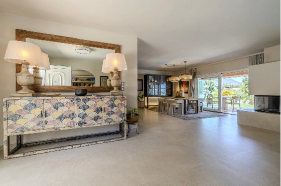 Villa in Denia zu verkaufen, Woongedeelte 324 m², Bouwjaar 1993, Zustand modernisiert, + Fussbodenheizung, Klimaanlage, Grondstuk 1888 m², 4 Slaapkamers, 2 Badkamers, Pool, ref.: BC-7771-17