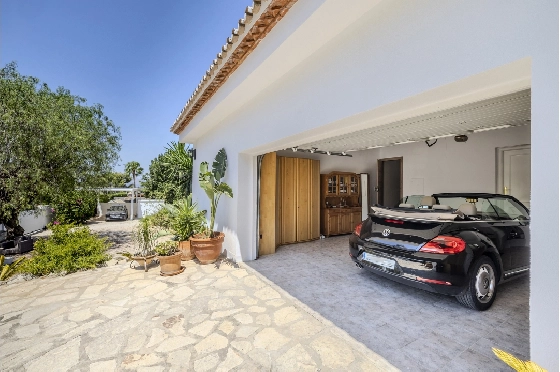 Villa in Denia zu verkaufen, Woongedeelte 324 m², Bouwjaar 1993, Zustand modernisiert, + Fussbodenheizung, Klimaanlage, Grondstuk 1888 m², 4 Slaapkamers, 2 Badkamers, Pool, ref.: BC-7771-23