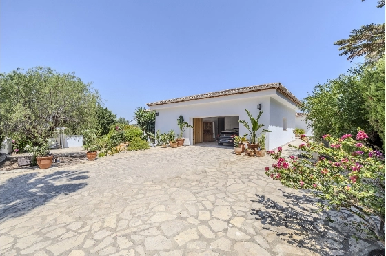 Villa in Denia zu verkaufen, Woongedeelte 324 m², Bouwjaar 1993, Zustand modernisiert, + Fussbodenheizung, Klimaanlage, Grondstuk 1888 m², 4 Slaapkamers, 2 Badkamers, Pool, ref.: BC-7771-31
