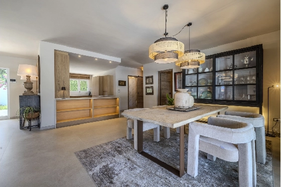 Villa in Denia zu verkaufen, Woongedeelte 324 m², Bouwjaar 1993, Zustand modernisiert, + Fussbodenheizung, Klimaanlage, Grondstuk 1888 m², 4 Slaapkamers, 2 Badkamers, Pool, ref.: BC-7771-33