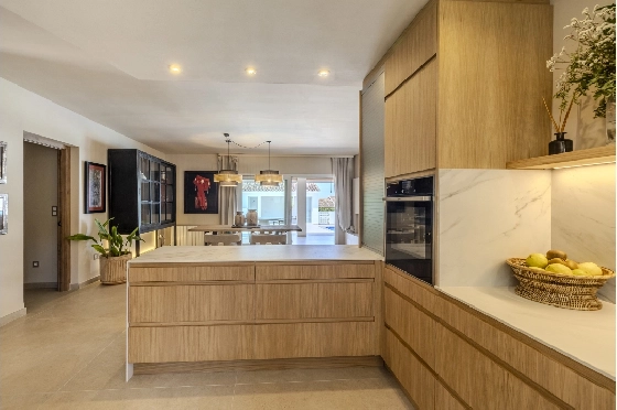 Villa in Denia zu verkaufen, Woongedeelte 324 m², Bouwjaar 1993, Zustand modernisiert, + Fussbodenheizung, Klimaanlage, Grondstuk 1888 m², 4 Slaapkamers, 2 Badkamers, Pool, ref.: BC-7771-42
