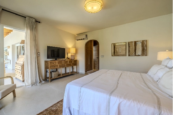 Villa in Denia zu verkaufen, Woongedeelte 324 m², Bouwjaar 1993, Zustand modernisiert, + Fussbodenheizung, Klimaanlage, Grondstuk 1888 m², 4 Slaapkamers, 2 Badkamers, Pool, ref.: BC-7771-45