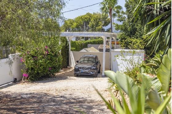 Villa in Denia zu verkaufen, Woongedeelte 324 m², Bouwjaar 1993, Zustand modernisiert, + Fussbodenheizung, Klimaanlage, Grondstuk 1888 m², 4 Slaapkamers, 2 Badkamers, Pool, ref.: BC-7771-48