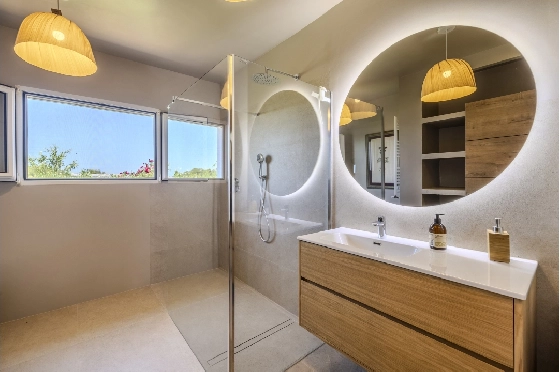 Villa in Denia zu verkaufen, Woongedeelte 324 m², Bouwjaar 1993, Zustand modernisiert, + Fussbodenheizung, Klimaanlage, Grondstuk 1888 m², 4 Slaapkamers, 2 Badkamers, Pool, ref.: BC-7771-59