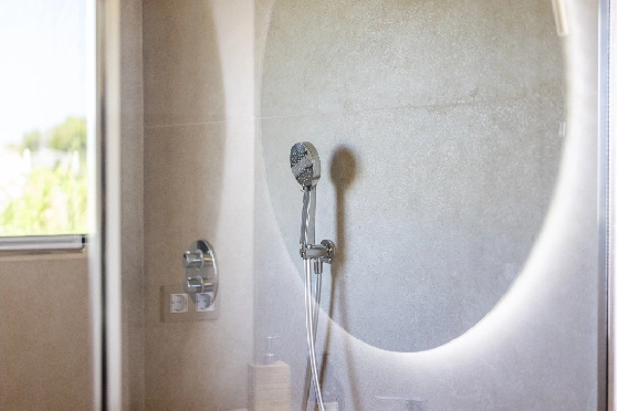 Villa in Denia zu verkaufen, Woongedeelte 324 m², Bouwjaar 1993, Zustand modernisiert, + Fussbodenheizung, Klimaanlage, Grondstuk 1888 m², 4 Slaapkamers, 2 Badkamers, Pool, ref.: BC-7771-61