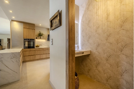 Villa in Denia zu verkaufen, Woongedeelte 324 m², Bouwjaar 1993, Zustand modernisiert, + Fussbodenheizung, Klimaanlage, Grondstuk 1888 m², 4 Slaapkamers, 2 Badkamers, Pool, ref.: BC-7771-68